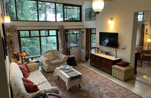 Dalhousie House | Scenic Hill View 3BHK Near Mall Road Stonewood
