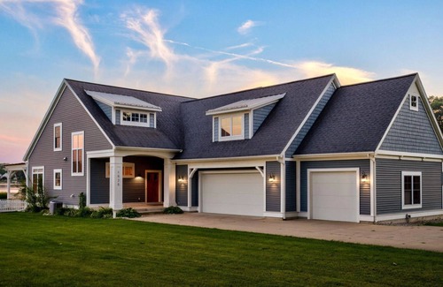 Muskegon House | Scenic Lakehouse on Bear Lake with Access to Lake Michigan