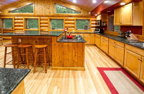 Leavenworth Cabin | Scenic Luxury on 12 Private Acres at the Grand & Beautiful Natapoc Lodge