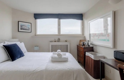 Chelsea Riverside Apartment | Scenic Riverside 2BD Flat - Chelsea