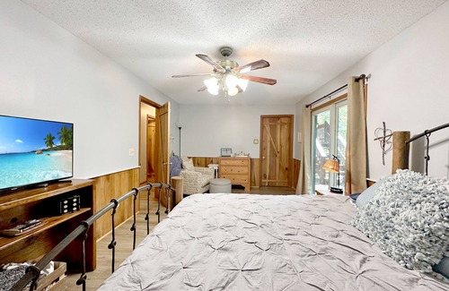 Waynesville House | Scenic Solitude