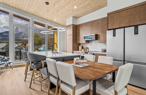 Teepee Town House | Scenic Views in a Luxurious Townhouse