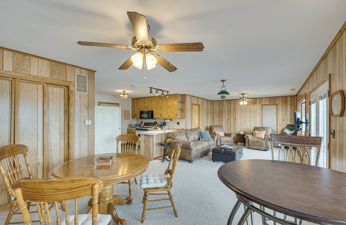 Fulton Cabin | Scenic Views & Yard: Mississippi River Retreat!