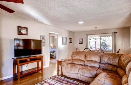 Oakhurst Cabin | Scenic Wonders Lazy Bear Lodge 4 Bedroom