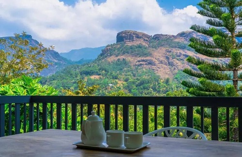 Devikolam House | Sceva's Garden Home - King Bed and Mountain View!n