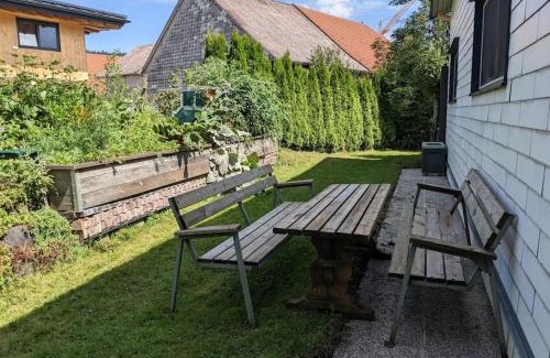 Thalgau Apartment | Schöne Wohnung mit Terrasse, Garten und-Pool