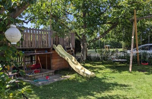 Thalgau Apartment | Schöne Wohnung mit Terrasse, Garten und-Pool