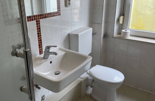 Krefeld Apartment | Schönes apartment Nähe Düsseldorf. Wenige Minuten vom hbf und von Zentrum.