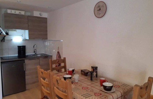 Mont-de-Lans Apartment | Schönes renoviertes Studio in der Nähe von Liften und Geschäften
