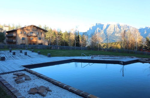 Collalbo Apartment | Schartneralm - Holiday apartment Lärche with forest & willow view