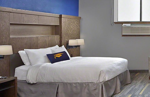 Morgantown Hotel | Scholar Morgantown, Tapestry Collection by Hilton
