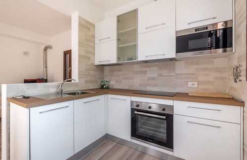 Taranto Apartment | Schools CEMM San Vito Apartment with parking lot