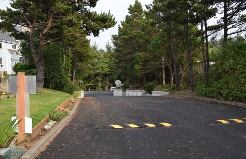 Agate Beach Resort | Schooner Landing