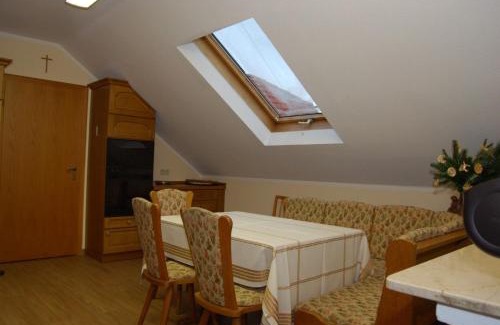 Dirlos Apartment | Schramm