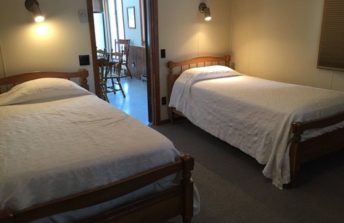 Omro Resort | Schuster's Fox River Resort on the Fox River - Walleye Retreat