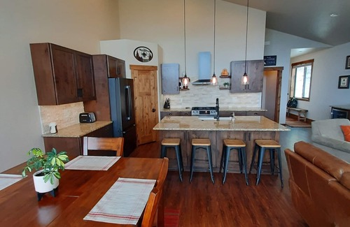 Sandpoint House | Schweitzer Townhouse with incredible views and private hot tub