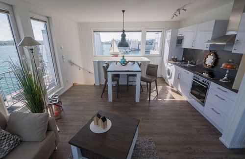 Olpenitz House | Schwimmendes Haus/Hausboot ANTARES ONE by Seeblick Ferien ORO
