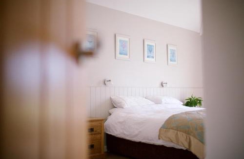 Kinallen Cabin | Scion Hill Gate Lodge