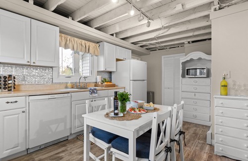 Scituate House | Scituate Seaside Escape – Sleeps 8, Walk to Beach