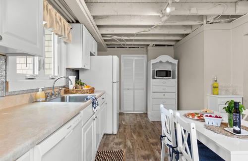 Scituate House | Scituate Seaside Escape – Sleeps 8, Walk to Beach