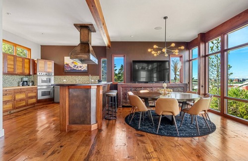 Ramsay House | Scotsman's Hill Lounge