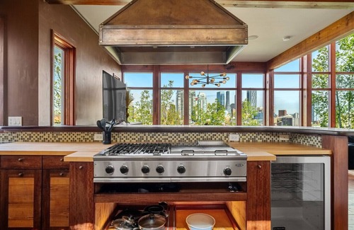 Ramsay House | Scotsman's Hill Lounge