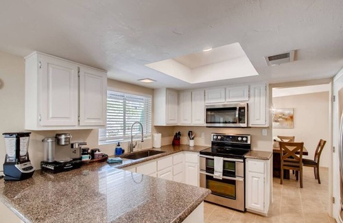 Sunset Hills House | Scottsdale-PV Mountainside Resort Home