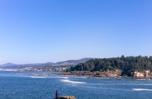 Depoe Bay Hotel | SCP Depoe Bay