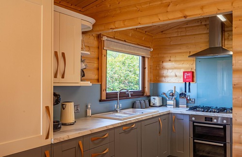 Rockcliffe Cottage | Screel View - a lodge that sleeps 6 guests in 3 bedrooms