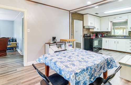 Jasper Heights House | Screened Patio + Fire Pit: Peaceful Marshall Home