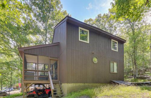 Rowland House | Screened Porch and Deck Pet-Friendly Poconos Escape