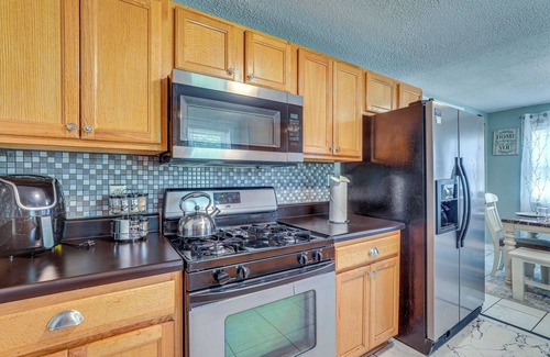 Charleston House | Screened Porch + Grill: Spacious Charleston Home!