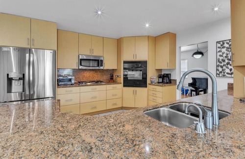 North Clairemont House | SD Family Oasis, Great Location, Hot Tub & BBQ!