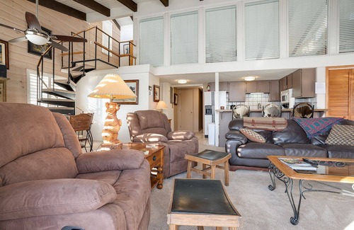 Steamboat Springs Condo | SE068 | Amazing views | Hot Tub | Winter Shuttle | Ski In/Out