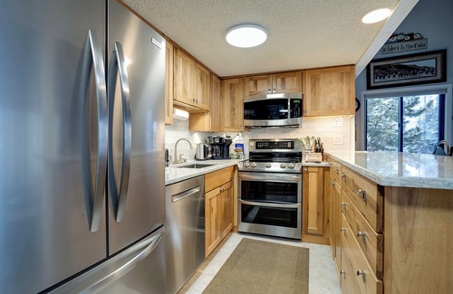 Steamboat Springs Condo | SE068 | Amazing views | Hot Tub | Winter Shuttle | Ski In/Out