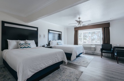 Morro Bay Hotel | Sea Air Inn & Suites - Downtown - Restaurant Row