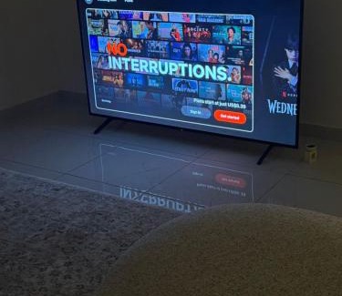 Al Ghubrah Ash Shamaliyyah Apartment | Sea and lake view apartment