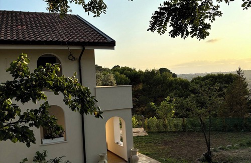 Francavilla al Mare Villa | Sea and mountain views 5 minutes from the beach. Rosmaris - Villa in the green