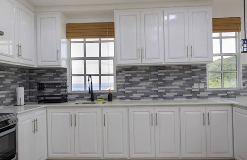 Castle Comfort Apartment | Sea and Summit Suite #1