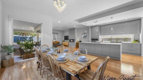 Kingston Park House | Sea Belle By Wine Coast Holidays