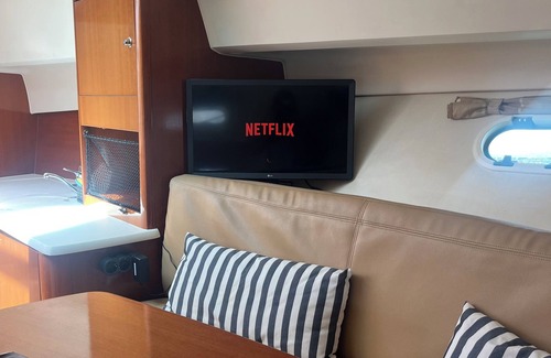 Belem Boat Rental | Sea Bloom II - Night in a fancy speedboat