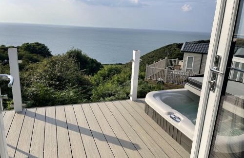 Aberaeron House | Sea Breeze Lodge