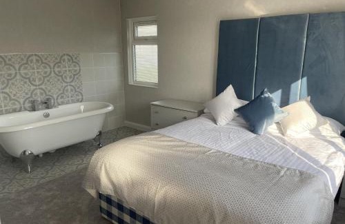 Aberaeron House | Sea Breeze Lodge