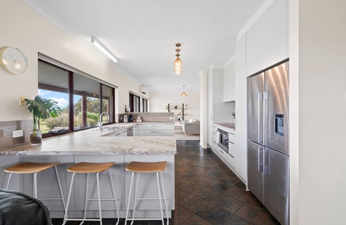 Port Elliot House | Sea Breeze - Spacious home with lovely ocean views
