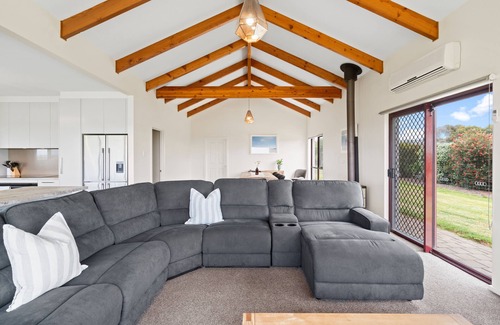Port Elliot House | Sea Breeze - Spacious home with lovely ocean views