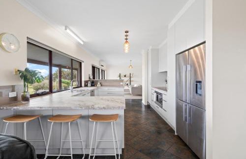 Port Elliot Apartment | Sea Breeze - Spacious home with lovely ocean views