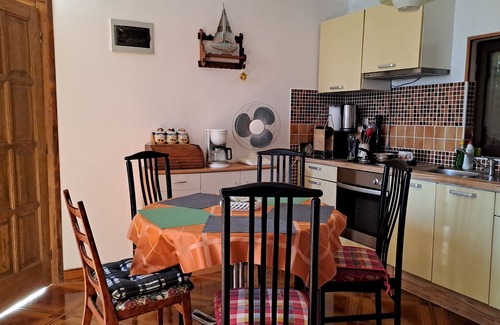 Liznjan Cottage | Sea Casa Passiflora.10 min. beach. BBQ & garden