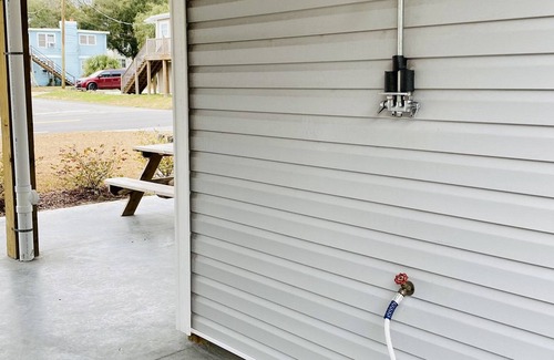 Atlantic Beach House | SEA DAYZ Beautiful NEW 4 Bdrm beach house steps to Windy Hill beach!