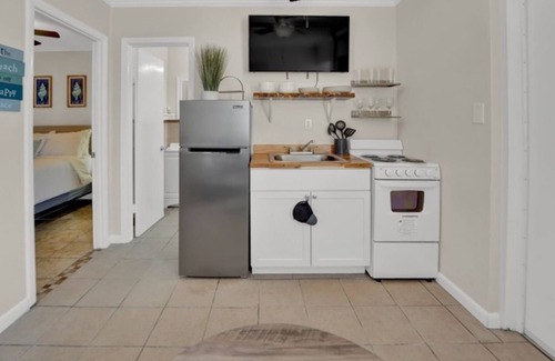 Crescent Beach Apartment | | Sea Foam Suites | Book Now for Thunder Beach