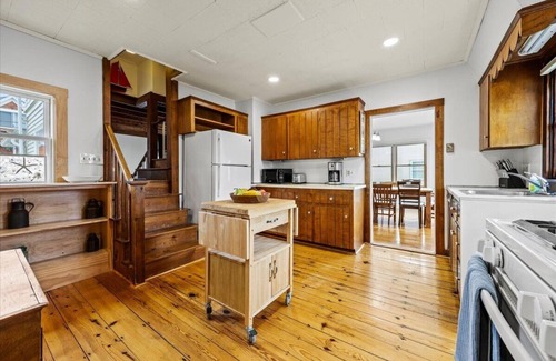 Ocean Park House | "Sea Foam" your perfect 6-bedroom cottage steps from the beach!